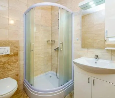 Branko 2 Apartamento