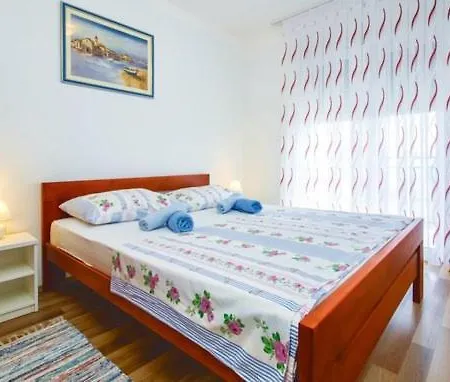 Branko 2 Apartamento